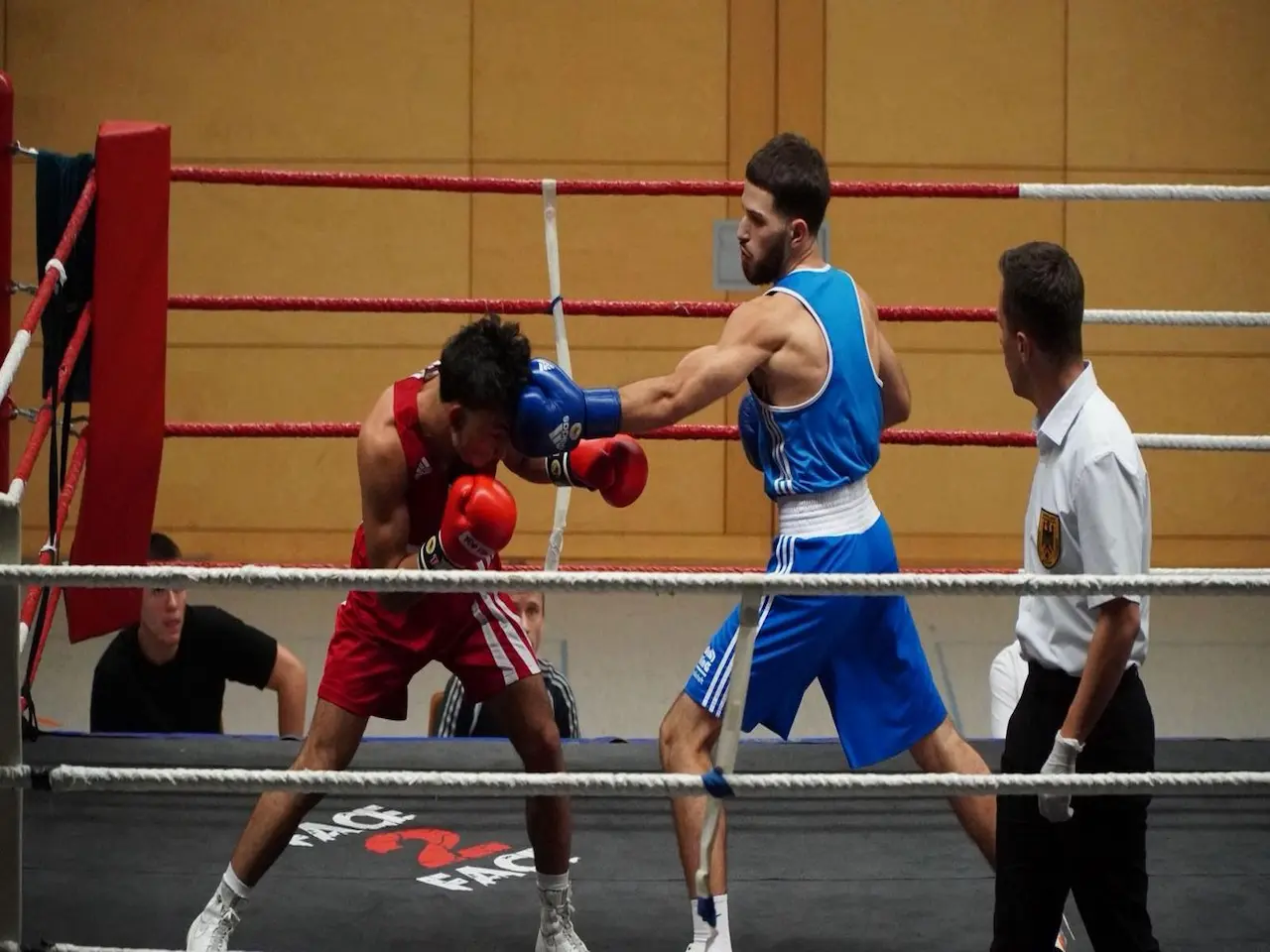 Blau. ivelin ayvazov vs rot. yahya quazizade