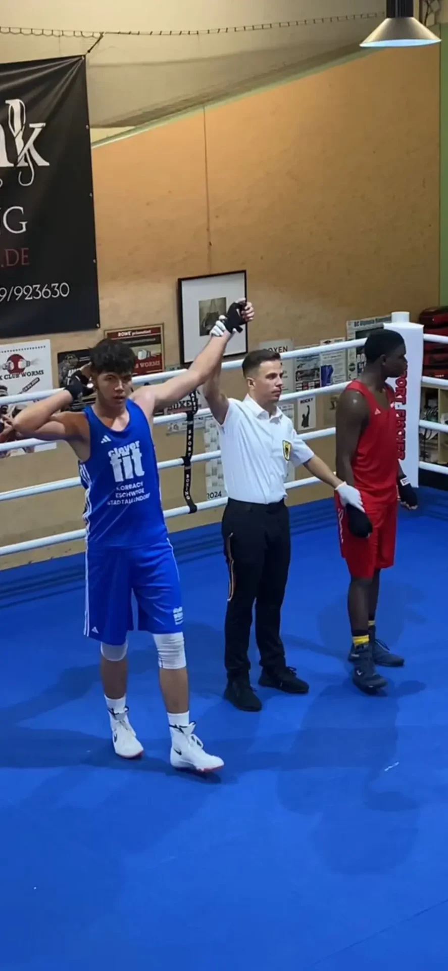 Li. blau omid hosseini re. rot lamin cisse