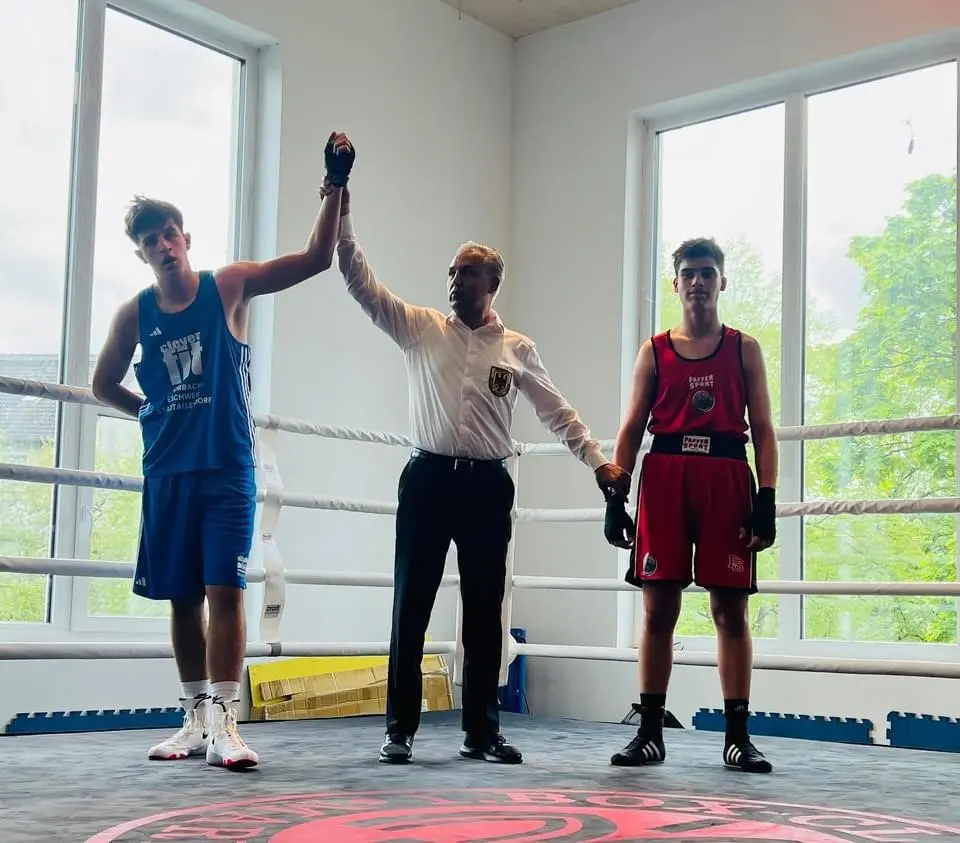 Li.daniel lucic re. leon arara