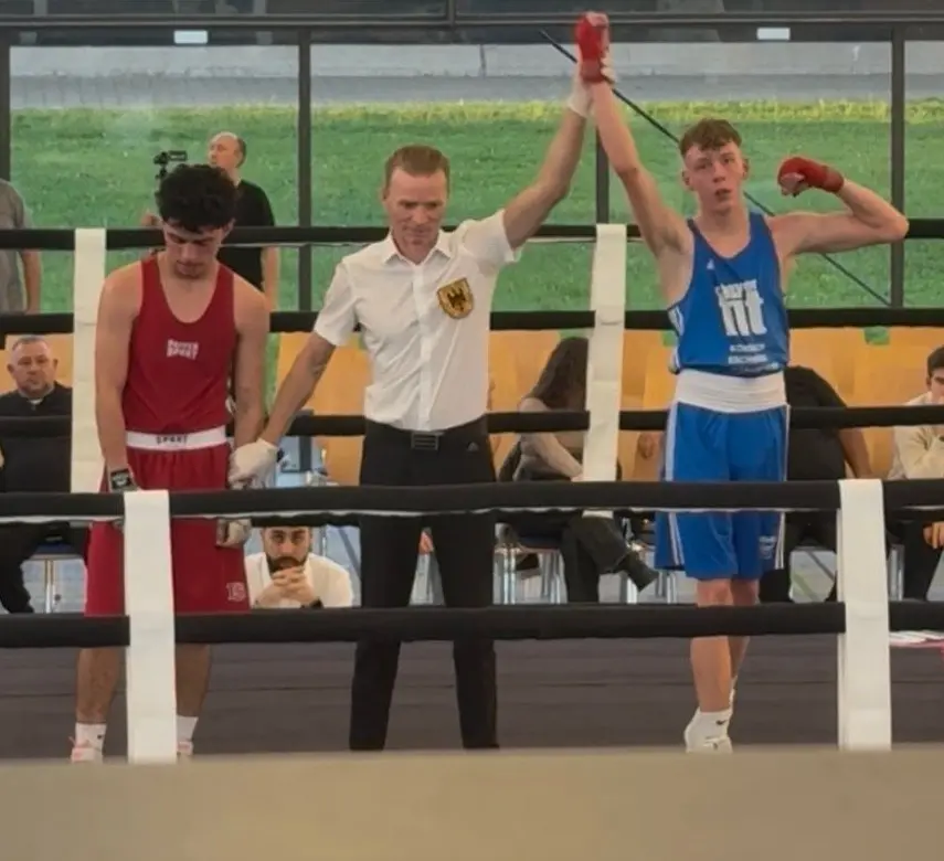 Li.rot saher raban vs. re . blau fynn badouin (1)