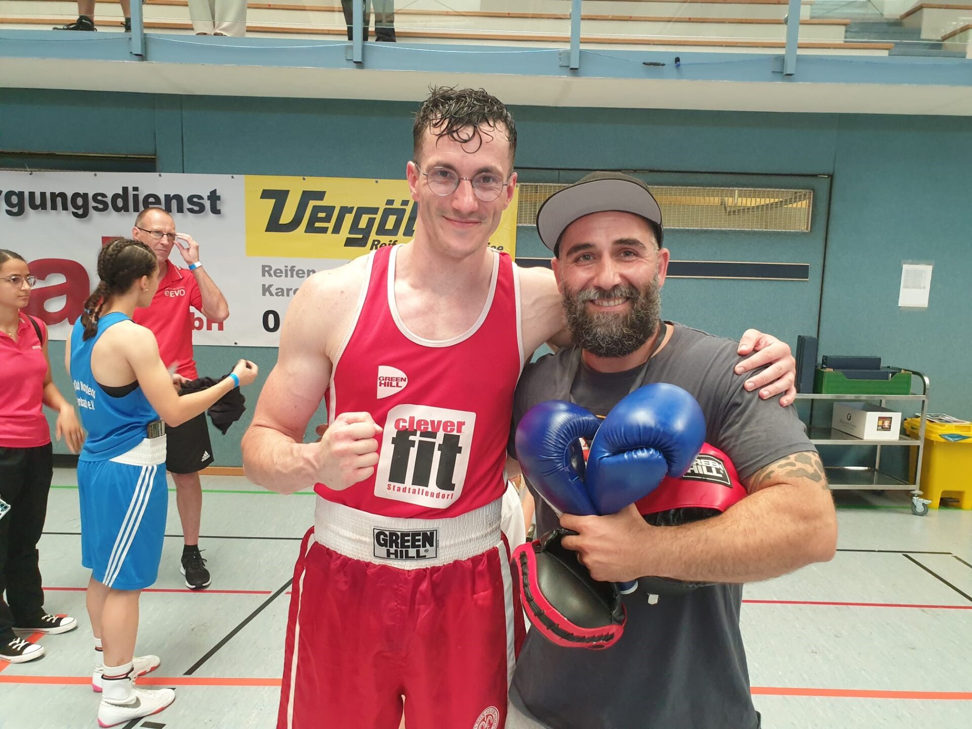 Links. Christopher Ulmer & Vardan Arakelyan rechts