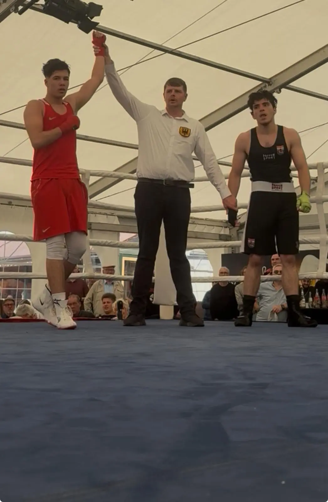 Rot Ömid hosseini vs blau rainar othman